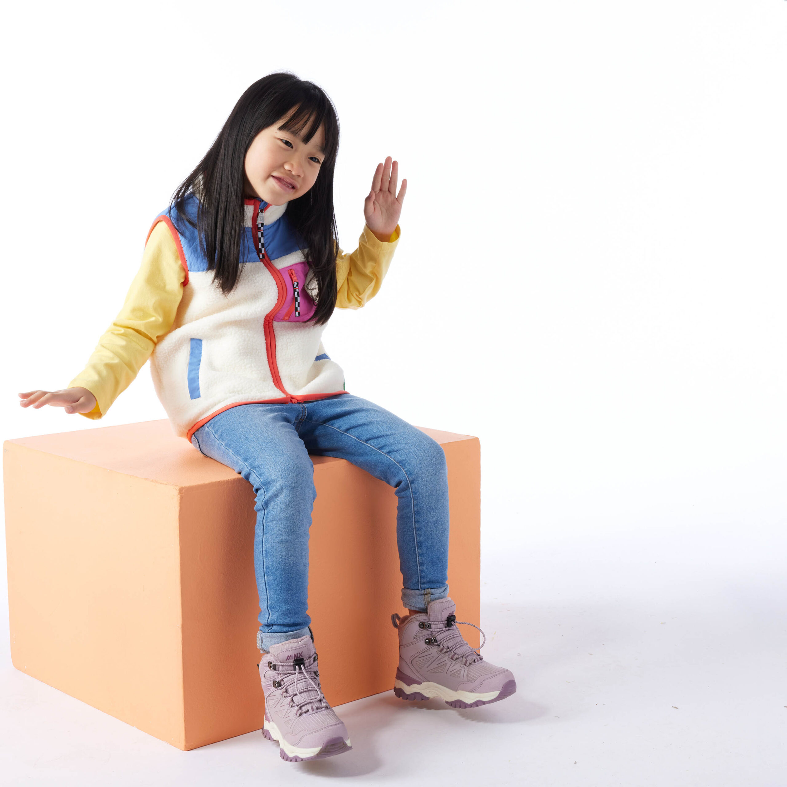 TOG24 Damara Kids Shaun the Sheep Sherpa Gilet - Image 7