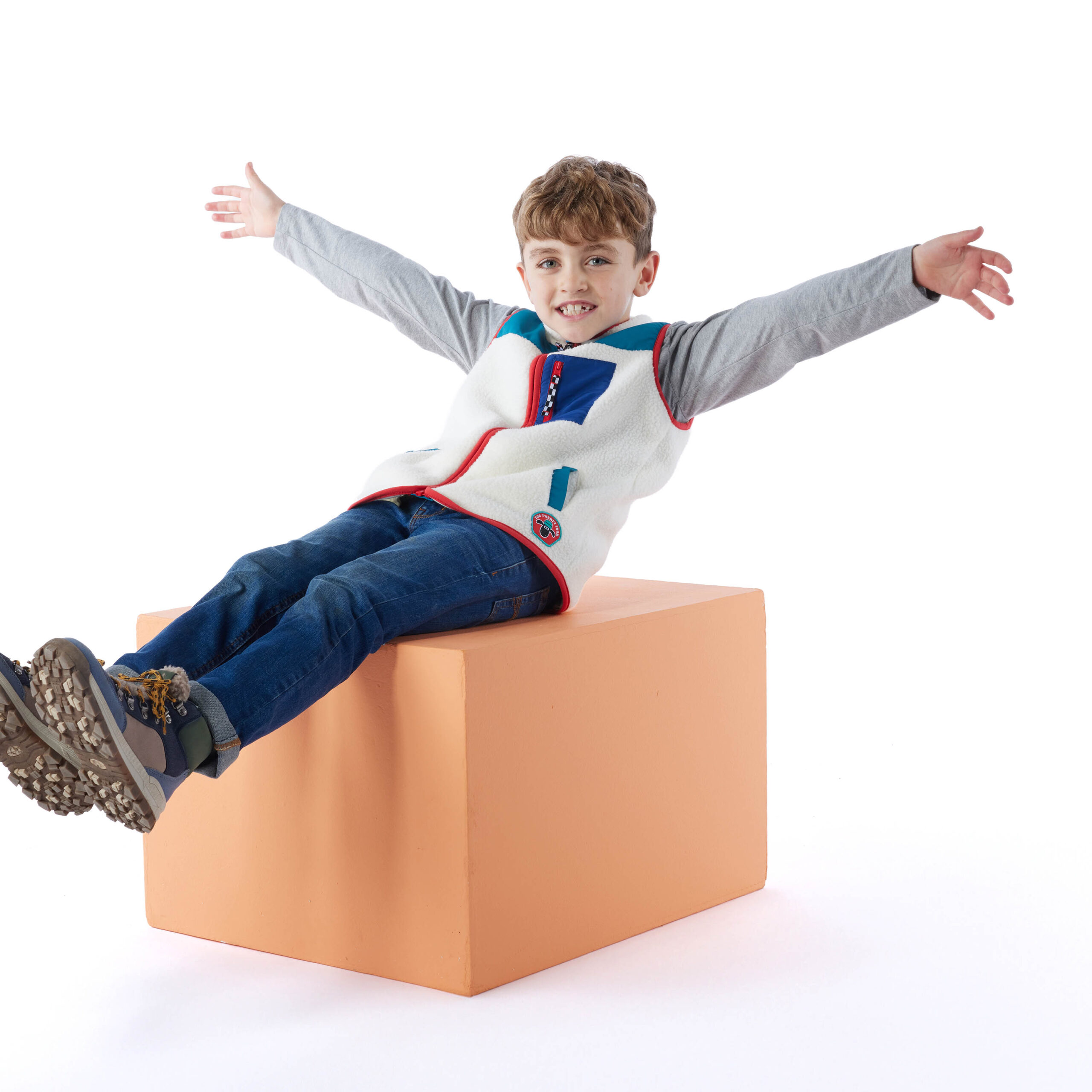 TOG24 Damara Kids Shaun the Sheep Sherpa Gilet - Image 4