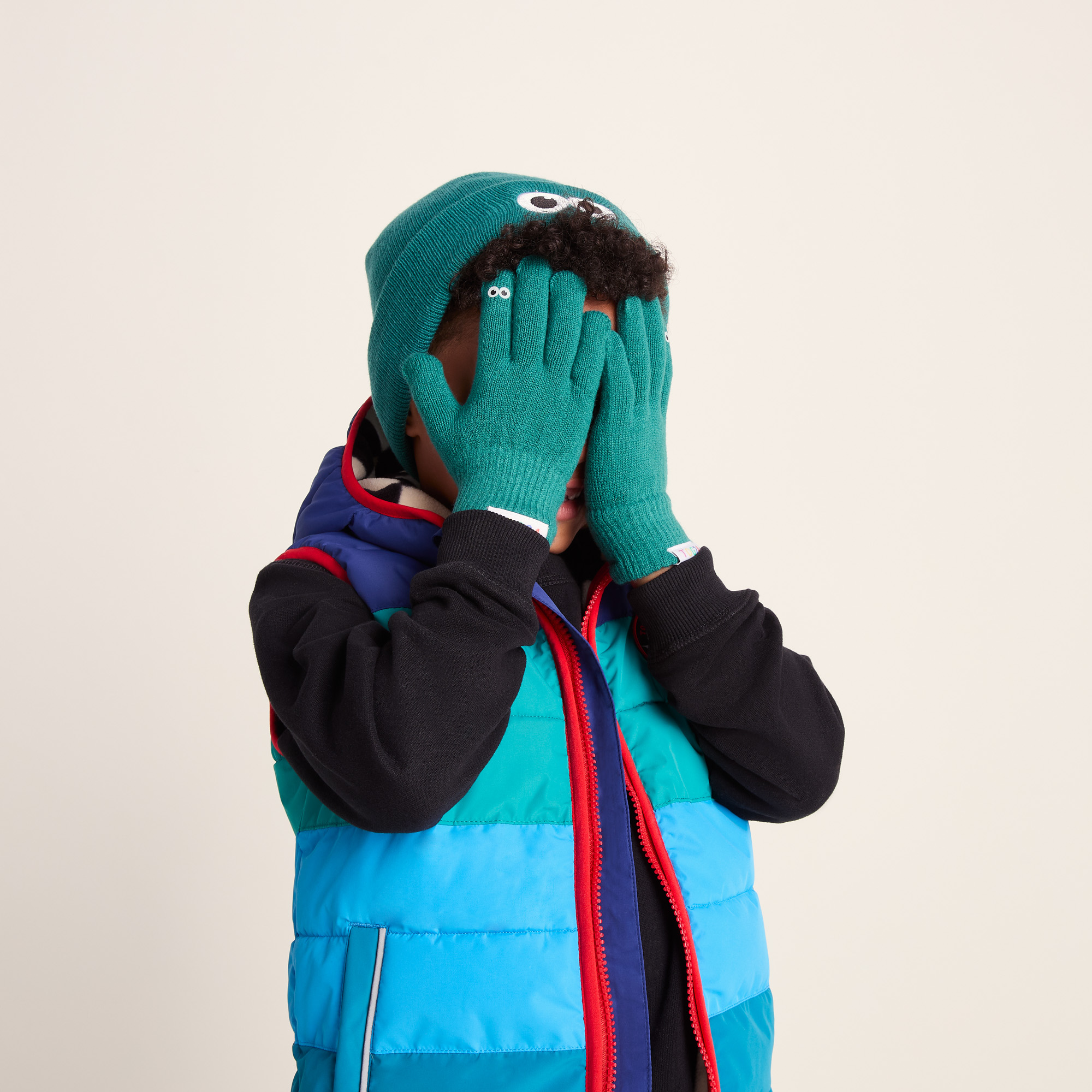 TOG24 Soay Kids Shaun the Sheep Knit Gloves - Image 3