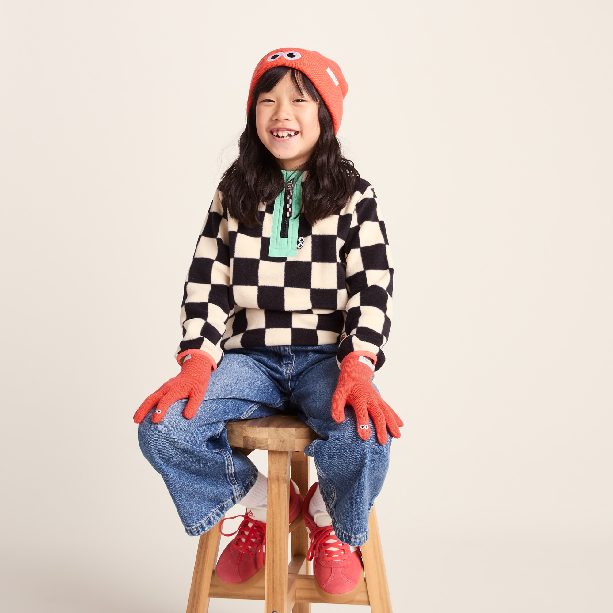 TOG24 Soay Kids Shaun the Sheep Knit Gloves - Image 8