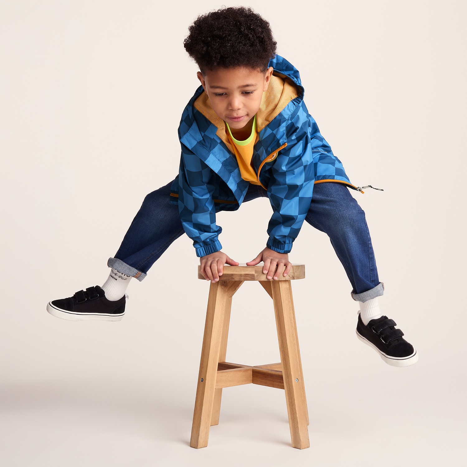 TOG24 Cohampshire Kids Shaun the Sheep Waterproof Jacket - Image 5