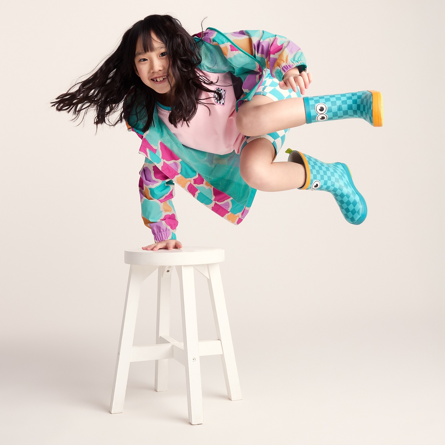 TOG24 Cohampshire Kids Shaun the Sheep Waterproof Jacket - Image 13